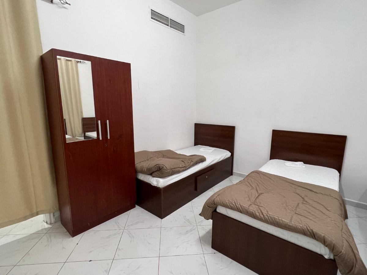 Short Tourist Place Dubai Bagian luar foto