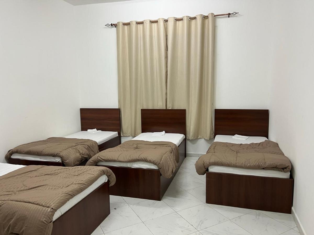 Short Tourist Place Dubai Bagian luar foto